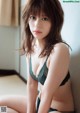 Aya Yoshizaki 吉崎綾, Weekly Playboy 2021 No.46 (週刊プレイボーイ 2021年46号) P5 No.67a589 Image No. 5